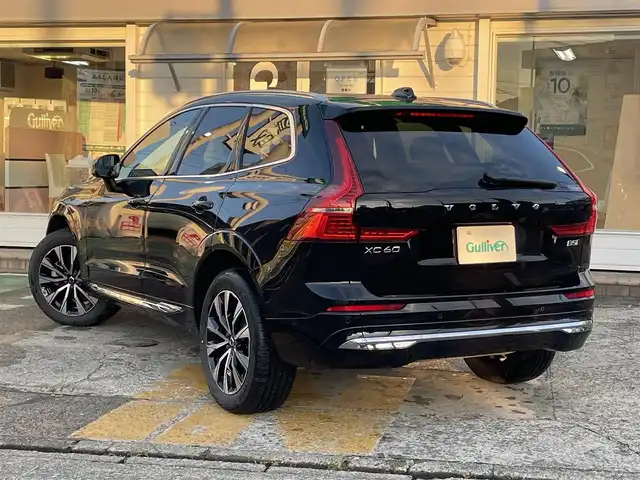 ボルボ ボルボ ＸＣ６０ アルティメット B5 AWD 神奈川県 2022(令4)年 1万km オニキスブラックP ワンオーナー/Google Apps and Services/ 　・Google マップ/　 ・Apple Car Play/　 ・Android Auto/　 ・Bluetooth/ナッパーレザーシート/シートヒーター/エアシート/前席パワーシート/電動パノラマサンルーフ/ハーマンカードンオーディオ/衝突回避・被害軽減ブレーキ/パイロットアシスト/アダプティブクルーズコントロール/ブラインドスポットモニター/360°ビューカメラ/置くだけ充電/ETC車載器/スマートキー×2/保証書/取扱説明書