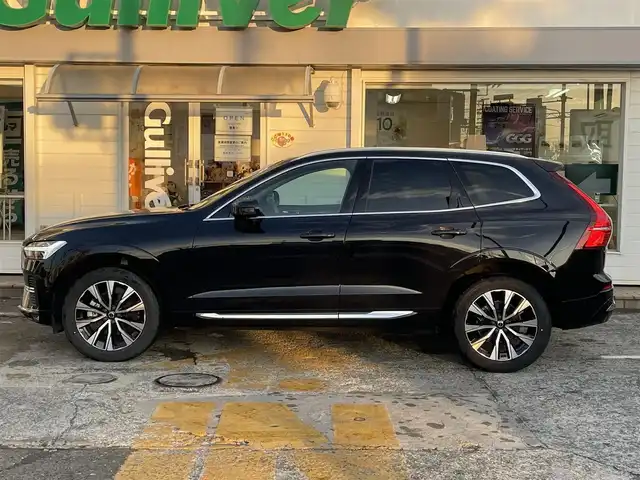ボルボ ボルボ ＸＣ６０ アルティメット B5 AWD 神奈川県 2022(令4)年 1万km オニキスブラックP ワンオーナー/Google Apps and Services/ 　・Google マップ/　 ・Apple Car Play/　 ・Android Auto/　 ・Bluetooth/ナッパーレザーシート/シートヒーター/エアシート/前席パワーシート/電動パノラマサンルーフ/ハーマンカードンオーディオ/衝突回避・被害軽減ブレーキ/パイロットアシスト/アダプティブクルーズコントロール/ブラインドスポットモニター/360°ビューカメラ/置くだけ充電/ETC車載器/スマートキー×2/保証書/取扱説明書