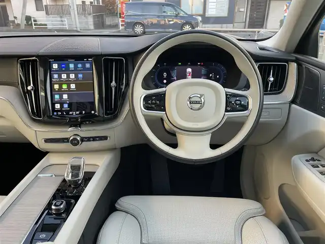 ボルボ ボルボ ＸＣ６０ アルティメット B5 AWD 神奈川県 2022(令4)年 1万km オニキスブラックP ワンオーナー/Google Apps and Services/ 　・Google マップ/　 ・Apple Car Play/　 ・Android Auto/　 ・Bluetooth/ナッパーレザーシート/シートヒーター/エアシート/前席パワーシート/電動パノラマサンルーフ/ハーマンカードンオーディオ/衝突回避・被害軽減ブレーキ/パイロットアシスト/アダプティブクルーズコントロール/ブラインドスポットモニター/360°ビューカメラ/置くだけ充電/ETC車載器/スマートキー×2/保証書/取扱説明書