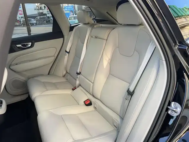 ボルボ ボルボ ＸＣ６０ アルティメット B5 AWD 神奈川県 2022(令4)年 1万km オニキスブラックP ワンオーナー/Google Apps and Services/ 　・Google マップ/　 ・Apple Car Play/　 ・Android Auto/　 ・Bluetooth/ナッパーレザーシート/シートヒーター/エアシート/前席パワーシート/電動パノラマサンルーフ/ハーマンカードンオーディオ/衝突回避・被害軽減ブレーキ/パイロットアシスト/アダプティブクルーズコントロール/ブラインドスポットモニター/360°ビューカメラ/置くだけ充電/ETC車載器/スマートキー×2/保証書/取扱説明書