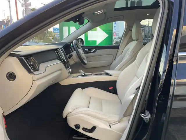 ボルボ ボルボ ＸＣ６０ アルティメット B5 AWD 神奈川県 2022(令4)年 1万km オニキスブラックP ワンオーナー/Google Apps and Services/ 　・Google マップ/　 ・Apple Car Play/　 ・Android Auto/　 ・Bluetooth/ナッパーレザーシート/シートヒーター/エアシート/前席パワーシート/電動パノラマサンルーフ/ハーマンカードンオーディオ/衝突回避・被害軽減ブレーキ/パイロットアシスト/アダプティブクルーズコントロール/ブラインドスポットモニター/360°ビューカメラ/置くだけ充電/ETC車載器/スマートキー×2/保証書/取扱説明書
