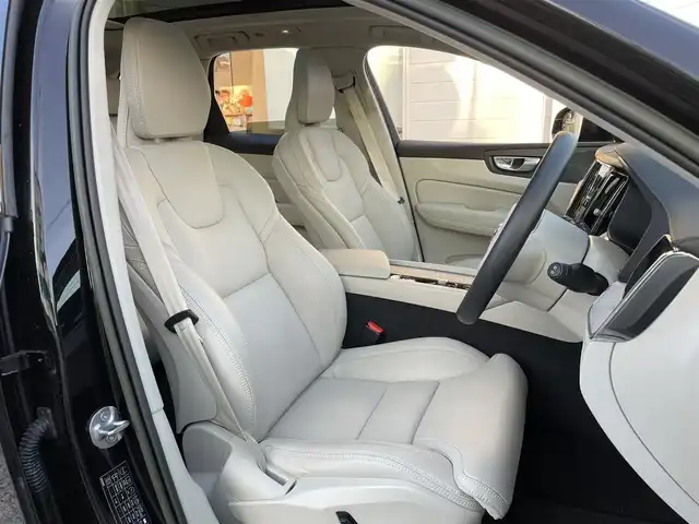 ボルボ ボルボ ＸＣ６０ アルティメット B5 AWD 神奈川県 2022(令4)年 1万km オニキスブラックP ワンオーナー/Google Apps and Services/ 　・Google マップ/　 ・Apple Car Play/　 ・Android Auto/　 ・Bluetooth/ナッパーレザーシート/シートヒーター/エアシート/前席パワーシート/電動パノラマサンルーフ/ハーマンカードンオーディオ/衝突回避・被害軽減ブレーキ/パイロットアシスト/アダプティブクルーズコントロール/ブラインドスポットモニター/360°ビューカメラ/置くだけ充電/ETC車載器/スマートキー×2/保証書/取扱説明書