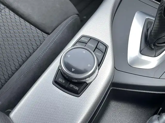 ＢＭＷ Ｍ１３５ｉ 愛媛県 2015(平27)年 5.1万km アルピンホワイトⅢ ビルシュタイン車高調/カーボンリップスポイラー/カーボンリアディフューザー/アドバンレーシング18インチアルミ/GruppeM ラムエアシステム/arc タワーバー/arc スタビライザー/純正HDDナビ/Bluetooth/DVD/USB/MSV/前席パワーシート（メモリ付）/バックカメラ /リアクリアランスソナー /ビルトインETC
