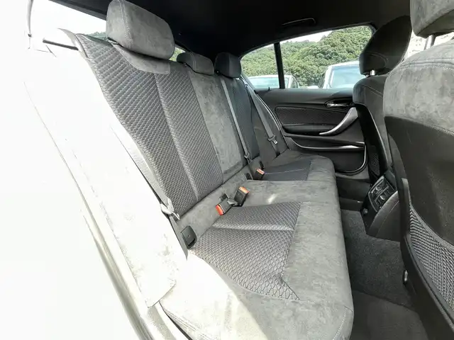 ＢＭＷ Ｍ１３５ｉ 愛媛県 2015(平27)年 5.1万km アルピンホワイトⅢ ビルシュタイン車高調/カーボンリップスポイラー/カーボンリアディフューザー/アドバンレーシング18インチアルミ/GruppeM ラムエアシステム/arc タワーバー/arc スタビライザー/純正HDDナビ/Bluetooth/DVD/USB/MSV/前席パワーシート（メモリ付）/バックカメラ /リアクリアランスソナー /ビルトインETC