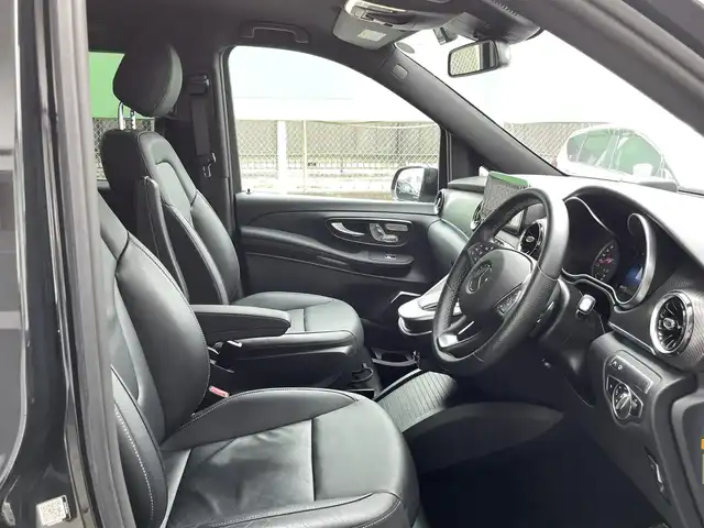 メルセデス・ベンツ Ｍ・ベンツ Ｖ２２０ d AVG ロング AMGライン 千葉県 2021(令3)年 0.6万km オブシディアンブラックM ワンオーナー/ACC/BSM/LKA/全席シートヒーター/　・2列目のみエアシート/オットマン/純正ナビ/　・フルセグTV/Blue Tooth/USBタイプC/パドルシフト/リアフォグライト/アンビエントライト/ETC2.0/前後コーナーセンサー/全方位カメラ/前後ドラレコ/取説/保証書/スペアキー