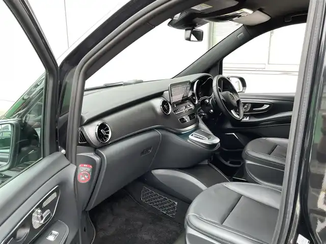 メルセデス・ベンツ Ｍ・ベンツ Ｖ２２０ d AVG ロング AMGライン 千葉県 2021(令3)年 0.6万km オブシディアンブラックM ワンオーナー/ACC/BSM/LKA/全席シートヒーター/　・2列目のみエアシート/オットマン/純正ナビ/　・フルセグTV/Blue Tooth/USBタイプC/パドルシフト/リアフォグライト/アンビエントライト/ETC2.0/前後コーナーセンサー/全方位カメラ/前後ドラレコ/取説/保証書/スペアキー