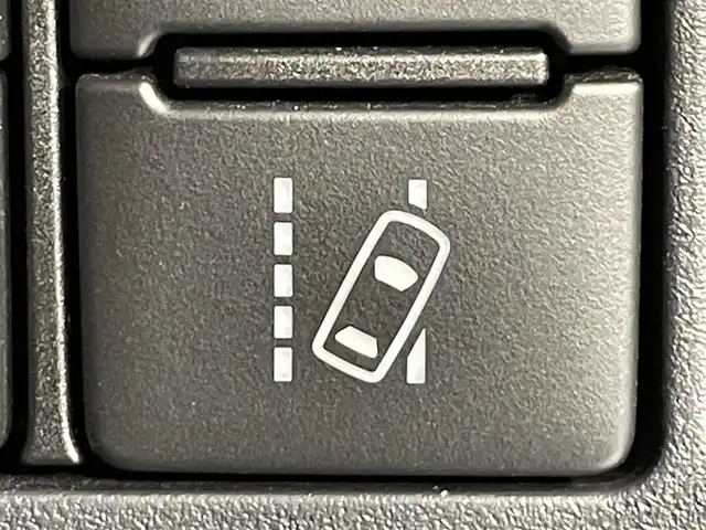 トヨタ ヴォクシー ZS 煌Ⅲ 愛知県 2021(令3)年 4.1万km ブラック 純正9インチナビ/トヨタセーフティセンス/衝突軽減ブレーキ/両側電動スライドドア/ビルトインETC/LEDヘッドライト/バックカメラ/クルーズコントロール/フルセグTV/Bluetooth/コーナーセンサー/レーンキープアシスト/オートハイビーム/プッシュスタート/スマートキー/スペアキー/CD/DVD再生/アイドリングストップ/ミュージックサーバー/純正フロアマット/純正アルミホイール/オートライト/禁煙車/7人乗り/後期モデル/ハーフレザーシート/ウィンカーミラー/電動格納ミラー/フォグランプ/シートバックテーブル/ステアリングリモコン/パーキングサポートブレーキ/先行車発進告知/Wエアコン/ISOFIX