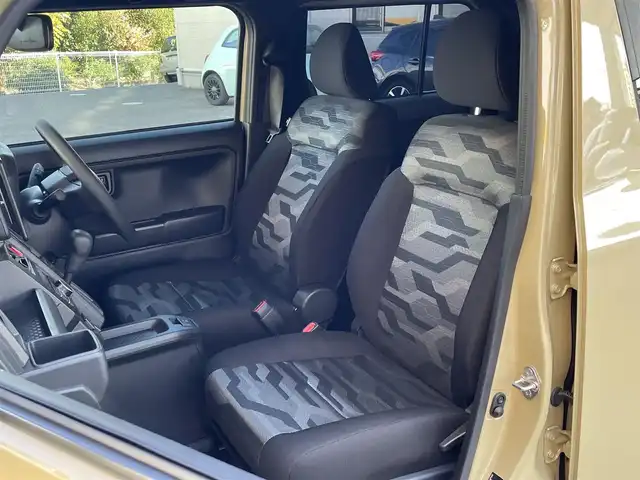 ダイハツ タフト X 静岡県 2024(令6)年 1.3万km サンドベージュメタリック ガラスルーフ/ディスプレイオーディオ/BT/USB/バックカメラ/前方ドライブレコーダー/ETC/衝突軽減ブレーキ/レーンキープアシスト/前後コーナーセンサー/LEDヘッドライト/純正フロアマット/スマートキー×2/保証書/取扱説明書