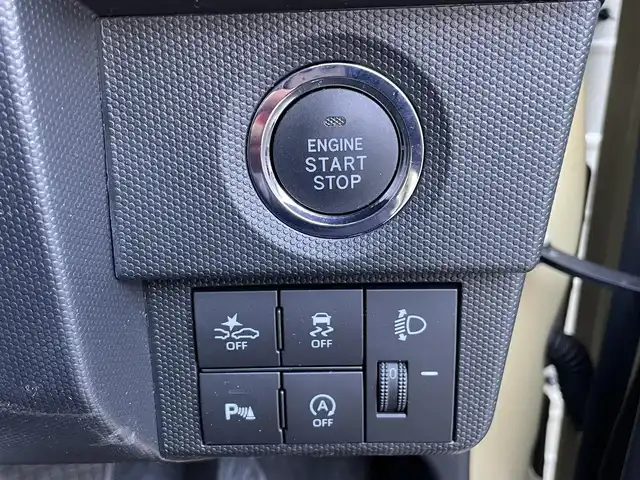 ダイハツ タフト X 静岡県 2024(令6)年 1.3万km サンドベージュメタリック ガラスルーフ/ディスプレイオーディオ/BT/USB/バックカメラ/前方ドライブレコーダー/ETC/衝突軽減ブレーキ/レーンキープアシスト/前後コーナーセンサー/LEDヘッドライト/純正フロアマット/スマートキー×2/保証書/取扱説明書