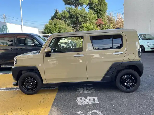 ダイハツ タフト X 静岡県 2024(令6)年 1.3万km サンドベージュメタリック ガラスルーフ/ディスプレイオーディオ/BT/USB/バックカメラ/前方ドライブレコーダー/ETC/衝突軽減ブレーキ/レーンキープアシスト/前後コーナーセンサー/LEDヘッドライト/純正フロアマット/スマートキー×2/保証書/取扱説明書