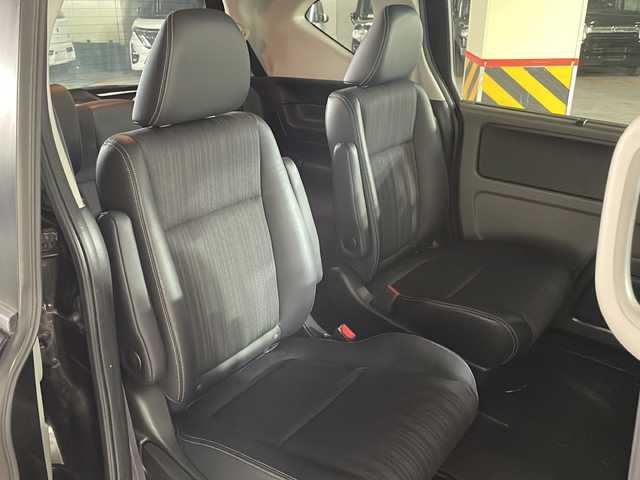 ホンダ フリード G ホンダセンシング 広島県 2017(平29)年 5.5万km クリスタルブラックパール 純正ナビ/後席フリップダウンモニター/バックカメラ/両側パワースライドドア/レーダークルーズコントロール/ＥＴＣ/ドラレコ/フルセグ/衝突軽減/レーンキープ/ＬＥＤヘッドライト/踏み間違い防止/オートライト/エアバッグ(運転席/助手席)/純正15インチアルミホイール(185/65/R15)