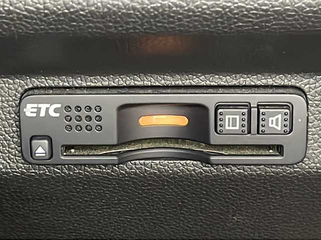 ホンダ フリード G ホンダセンシング 広島県 2017(平29)年 5.5万km クリスタルブラックパール 純正ナビ/後席フリップダウンモニター/バックカメラ/両側パワースライドドア/レーダークルーズコントロール/ＥＴＣ/ドラレコ/フルセグ/衝突軽減/レーンキープ/ＬＥＤヘッドライト/踏み間違い防止/オートライト/エアバッグ(運転席/助手席)/純正15インチアルミホイール(185/65/R15)