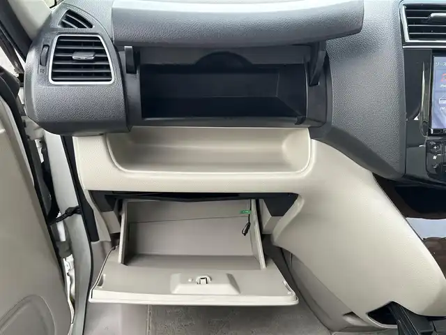 日産 セレナ 20G Sハイブリッド 長崎県 2013(平25)年 9.7万km ブリリアントホワイトパール 社外８インチSDナビ/CD/BT/ワンセグTV/バックカメラ/クルーズコントロール/両側パワースライドドア/ETC/アイドリングストップ/ロールサンシェード/ドライブレコーダー（前後）/純正１５インチホイール