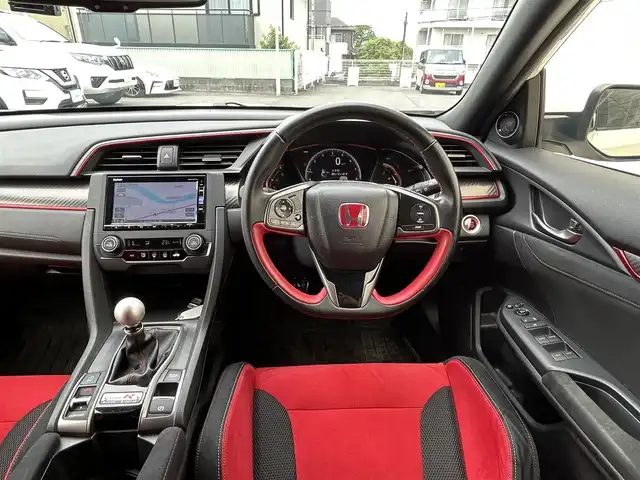 ホンダ シビック タイプR 埼玉県 2018(平30)年 6.1万km 白 ６MT/フルセグ　/メモリナビ　/バックカメラ　/ETC　/クルーズコントロール　/LEDヘッドライト　/オートライト/コーナーセンサー　/プッシュスタート/ステアリングスイッチ　/横滑り防止　/盗難防止　/衝突軽減システム