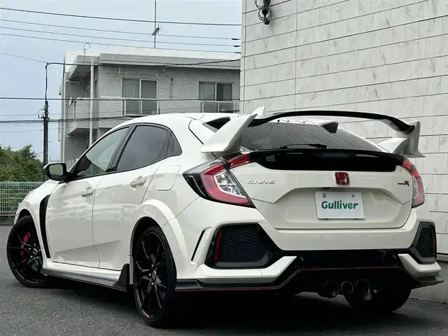 ホンダ シビック タイプR 埼玉県 2018(平30)年 6.1万km 白 ６MT/フルセグ　/メモリナビ　/バックカメラ　/ETC　/クルーズコントロール　/LEDヘッドライト　/オートライト/コーナーセンサー　/プッシュスタート/ステアリングスイッチ　/横滑り防止　/盗難防止　/衝突軽減システム