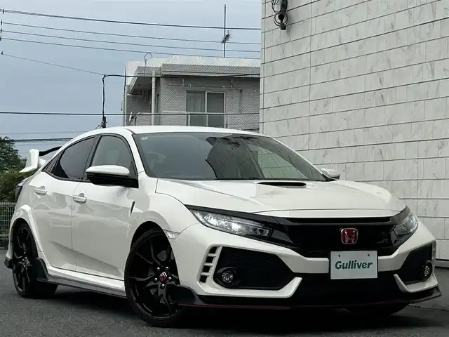 ホンダ シビック タイプR 埼玉県 2018(平30)年 6.1万km 白 ６MT/フルセグ　/メモリナビ　/バックカメラ　/ETC　/クルーズコントロール　/LEDヘッドライト　/オートライト/コーナーセンサー　/プッシュスタート/ステアリングスイッチ　/横滑り防止　/盗難防止　/衝突軽減システム
