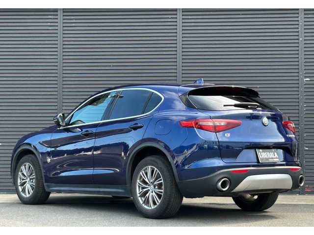 アルファロメオ ステルヴィオ 2.0ターボ Q4 ラグジュアリーパッケージ 茨城県 2019(平31)年 4.4万km 青 ワンオーナー　/ｈａｒｍａｎ／ｋａｒｄｏｎ　/衝突軽減Ｂ　/ＡＣＣ　/ＬＫＡ　/ＢＳＭ　/Ｂカメラ　/パークセンサー　/ベージュ革　/シートヒーター　/Ｍ付ＰＷシート/ステアリングヒーター　/ＰＷテールゲート　/ＣａｒＰｌａｙ/BT/USB　/前後ドラレコ　/ＥＴＣ/禁煙車