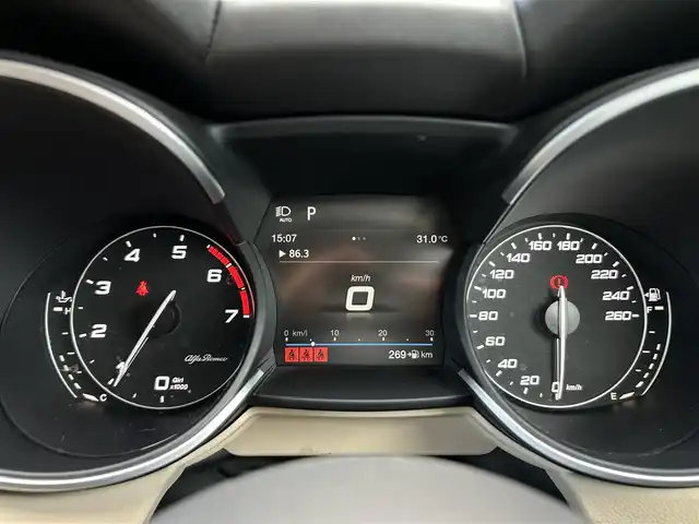 アルファロメオ ステルヴィオ 2.0ターボ Q4 ラグジュアリーパッケージ 茨城県 2019(平31)年 4.4万km 青 ワンオーナー　/ｈａｒｍａｎ／ｋａｒｄｏｎ　/衝突軽減Ｂ　/ＡＣＣ　/ＬＫＡ　/ＢＳＭ　/Ｂカメラ　/パークセンサー　/ベージュ革　/シートヒーター　/Ｍ付ＰＷシート/ステアリングヒーター　/ＰＷテールゲート　/ＣａｒＰｌａｙ/BT/USB　/前後ドラレコ　/ＥＴＣ/禁煙車