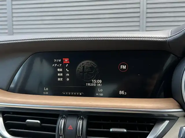 アルファロメオ ステルヴィオ 2.0ターボ Q4 ラグジュアリーパッケージ 茨城県 2019(平31)年 4.4万km 青 ワンオーナー　/ｈａｒｍａｎ／ｋａｒｄｏｎ　/衝突軽減Ｂ　/ＡＣＣ　/ＬＫＡ　/ＢＳＭ　/Ｂカメラ　/パークセンサー　/ベージュ革　/シートヒーター　/Ｍ付ＰＷシート/ステアリングヒーター　/ＰＷテールゲート　/ＣａｒＰｌａｙ/BT/USB　/前後ドラレコ　/ＥＴＣ/禁煙車