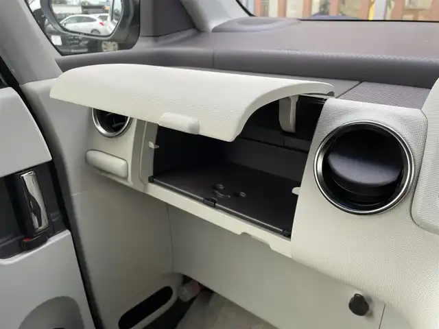 トヨタ ポルテ G 鳥取県 2016(平28)年 8.3万km クリームベージュ (株)IDOMが運営する【じしゃロン鳥取店】の自社ローン専用車両になります。こちらは現金またはオートローンご利用時の価格です。自社ローンご希望の方は別途その旨お申付け下さい/純正ナビ（NS2T-W66T）/・フルセグTV/・AM/FM/・CD/DVD/・Bluetooth接続/バックカメラ/HIDオートライト/D席シートヒーター/片側パワースライドドア/トヨタセーフティセンス/アイドリングストップ/プッシュスタート/ETC