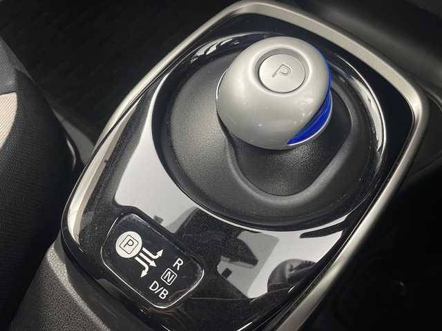 日産 ノート e－パワー X Vセレクション 栃木県 2020(令2)年 6.5万km ダークメタルグレー 純正ＳＤメモリナビ/　Bluetooth・フルセグ・CD・DVD）/インテリジェントアラウンドビューモニター/インテリジェントエマージェンシーブレーキ/・車線逸脱警報/・踏み間違い防止/・フロント/バックソナー/ETC/ドライブレコーダー/インテリジェントルームミラー/横滑り防止機能/オートLEDヘッドライト/純正フロアマット/プッシュスタート/電格ウィンカーミラー
