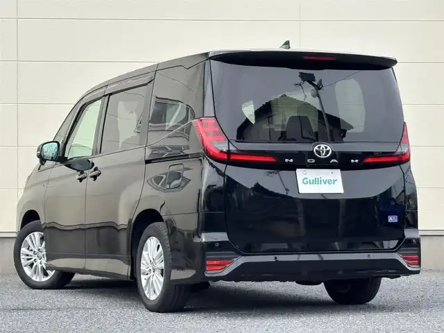 トヨタ ノア S－G 茨城県 2023(令5)年 2.6万km アティチュードブラックマイカ 純正メモリナビ(AM/FM/TV/Miracast/HDMI)/バックカメラ/クルーズコントロール/両側パワースライドドア/ビルトインETC2.0/LEDヘッドライト/フルセグTV/後席モニター/W(後席)エアコン/前後コーナーセンサー/レーンキープアシスト/オートライト/W+サイドエアバック/純正アルミホイール