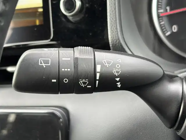 トヨタ ノア S－G 茨城県 2023(令5)年 2.6万km アティチュードブラックマイカ 純正メモリナビ(AM/FM/TV/Miracast/HDMI)/バックカメラ/クルーズコントロール/両側パワースライドドア/ビルトインETC2.0/LEDヘッドライト/フルセグTV/後席モニター/W(後席)エアコン/前後コーナーセンサー/レーンキープアシスト/オートライト/W+サイドエアバック/純正アルミホイール