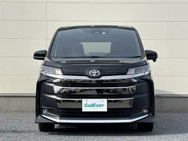 トヨタ ノア S－G 茨城県 2023(令5)年 2.6万km アティチュードブラックマイカ 純正メモリナビ(AM/FM/TV/Miracast/HDMI)/バックカメラ/クルーズコントロール/両側パワースライドドア/ビルトインETC2.0/LEDヘッドライト/フルセグTV/後席モニター/W(後席)エアコン/前後コーナーセンサー/レーンキープアシスト/オートライト/W+サイドエアバック/純正アルミホイール