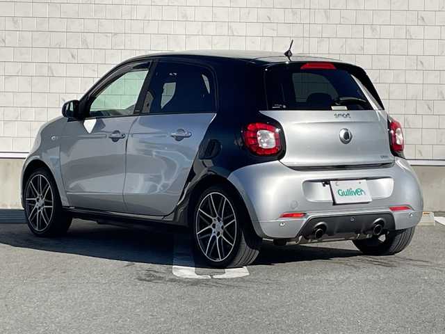 スマート ＭＣＣ スマート BRABUS エクスクルーシブ 茨城県 2019(令1)年 2.6万km シルバー パノラマガラスル-フ /本革 /シートヒーター /フロ-ティングナビ /12セグ /BT /DVD/CD /バックカメラ /パ-キングセンサ-/衝突警告 /レ-ンアシスト /クル-ズコントロ-ル /ETC /パドルシフト /純正17inアルミホイ-ル /オ-トライト /禁煙車