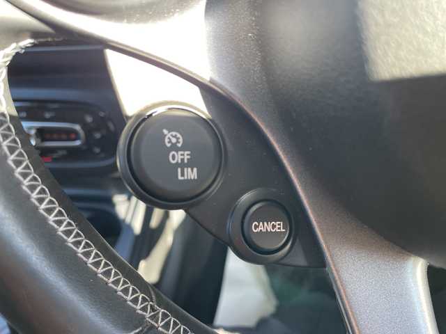 スマート ＭＣＣ スマート BRABUS エクスクルーシブ 茨城県 2019(令1)年 2.6万km シルバー パノラマガラスル-フ /本革 /シートヒーター /フロ-ティングナビ /12セグ /BT /DVD/CD /バックカメラ /パ-キングセンサ-/衝突警告 /レ-ンアシスト /クル-ズコントロ-ル /ETC /パドルシフト /純正17inアルミホイ-ル /オ-トライト /禁煙車