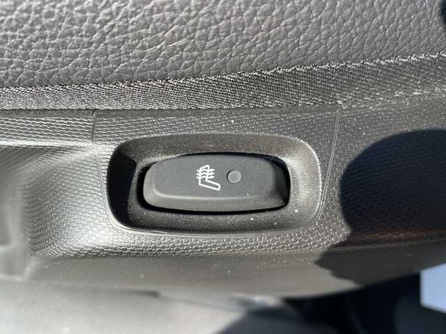 スマート ＭＣＣ スマート BRABUS エクスクルーシブ 茨城県 2019(令1)年 2.6万km シルバー パノラマガラスル-フ /本革 /シートヒーター /フロ-ティングナビ /12セグ /BT /DVD/CD /バックカメラ /パ-キングセンサ-/衝突警告 /レ-ンアシスト /クル-ズコントロ-ル /ETC /パドルシフト /純正17inアルミホイ-ル /オ-トライト /禁煙車