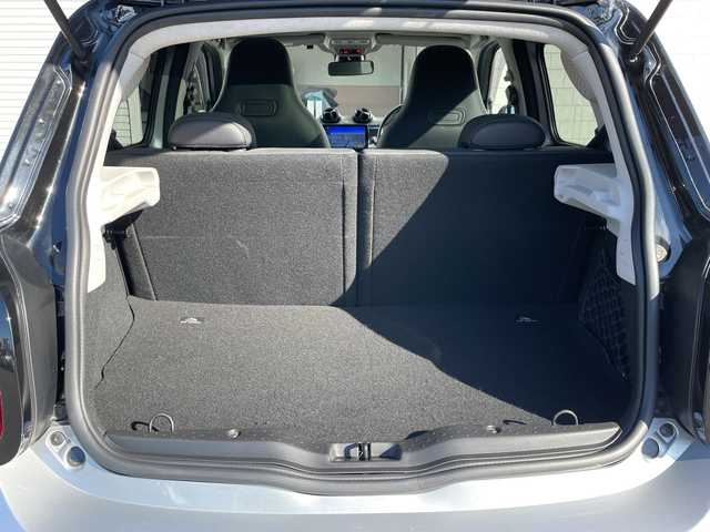 スマート ＭＣＣ スマート BRABUS エクスクルーシブ 茨城県 2019(令1)年 2.6万km シルバー パノラマガラスル-フ /本革 /シートヒーター /フロ-ティングナビ /12セグ /BT /DVD/CD /バックカメラ /パ-キングセンサ-/衝突警告 /レ-ンアシスト /クル-ズコントロ-ル /ETC /パドルシフト /純正17inアルミホイ-ル /オ-トライト /禁煙車