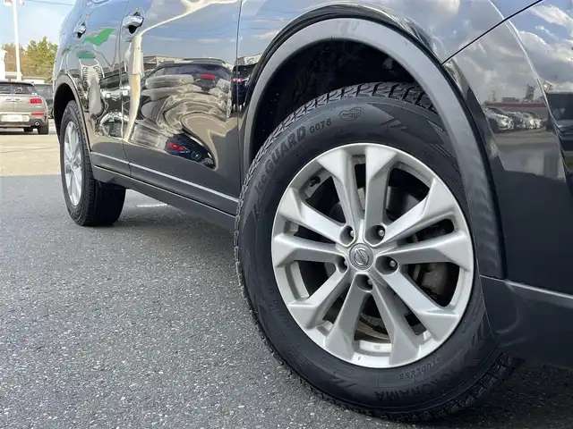 日産 エクストレイル 20X 青森県 2014(平26)年 8.5万km ダイヤモンドブラック ワンオーナー /切り替え式4WD/社外SDナビ/ 　CD/DVD/SD/iPod/BT/フルセグTV/バックカメラ/前席シートヒーター /アイドリングストップ/LEDオートライト/フォグランプ/ルーフレール/社外夏タイヤ付きアルミホイール4本積込/　　(225/65/R17)/ETC