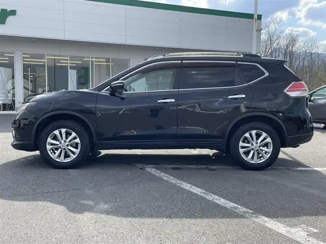 日産 エクストレイル 20X 青森県 2014(平26)年 8.5万km ダイヤモンドブラック ワンオーナー /切り替え式4WD/社外SDナビ/ 　CD/DVD/SD/iPod/BT/フルセグTV/バックカメラ/前席シートヒーター /アイドリングストップ/LEDオートライト/フォグランプ/ルーフレール/社外夏タイヤ付きアルミホイール4本積込/　　(225/65/R17)/ETC