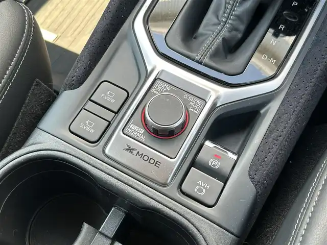 スバル フォレスター スポーツ 群馬県 2023(令5)年 2.7万km クリスタルホワイトP ワンオナ/サンルーフ/純正メモリーナビ/(AM/FM/Bluetooth/HDMI/iPod/Apple Car Play /Android Auto/フルセグTV/CD/DVD)/アイサイト/・プリクラッシュブレーキ/・緊急時プリクラッシュステアリング/・ツーリングアシスト/・車線中央維持機能/・車線逸脱抑制機能/・エマージェンシーレーンキープアシスト/・誤発進抑制制御/・ふらつき警報/・青信号お知らせ機能/・先行車発進お知らせ機能/・後退時ブレーキアシスト/前車速追従機能付クルーズコントロール/スマートリアビューミラー/ビルトインETC/前席パワーシート（運転席メモリー機能付き）/電動リアゲート/全席シートヒーター/ステアリングヒーター/ドライバーモニタリングシステム/パドルシフト/リア100V電源/リアUSB充電端子/エンジンスターター/ルーフレール/SI Drive/X Mode/純正防水フロアマット/取扱説明書/保証書