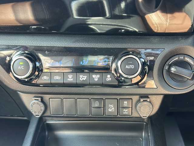 トヨタ ハイラックス Z 佐賀県 2021(令3)年 5.5万km オキサイドブロンズM ワンオーナー/ALPINEナビ、フルセグTV/バックカメラ/社外オーディオ【DVD/CD/BT/SD】/純正ベッドライナー/トナカバー/TRDフロントアンダーカバー/TRDマッドフラップ/社外サイドステップ/社外ボンネットプロテクター/17インチアルミホイール/LEDヘッドライト&LEDフォグランプ/レーダークルーズコントロール/レーンキープアシスト/プリクラッシュセーフティ/前後コーナーセンサー/革調シートカバー/前後ドライブレコーダー/ETC、スペアキー/取扱説明書/ナビ取扱説明書/保証書/整備記録簿(R5/R6/R7)