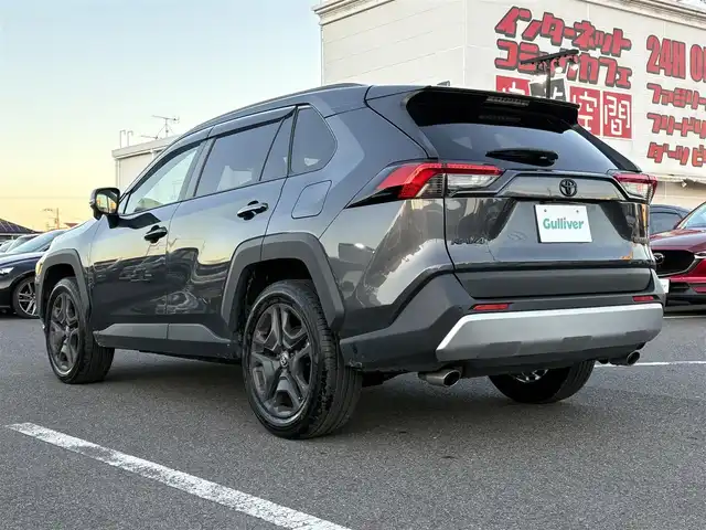 トヨタ ＲＡＶ４ アドベンチャー 大分県 2023(令5)年 5.4万km グレーメタリック ・ナビ(USB/BT/Miracast/CarPlay)/・バックカメラ/・フルセグテレビ/・ETC 2.0/・ドライブレコーダー/・プリクラッシュセーフティ/・ブラインドスポットモニター/・コーナーセンサー/・レーンキープアシスト/・ステアリングヒーター/・ブレーキホールド/・オートハイビーム/・パワーシート/・シートヒーター/・エアシート/・シートメモリー/・純正アルミホイール
