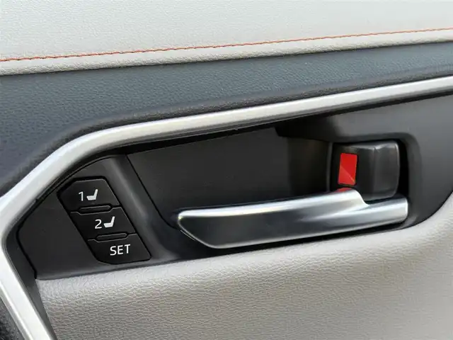 トヨタ ＲＡＶ４ アドベンチャー 大分県 2023(令5)年 5.4万km グレーメタリック ・ナビ(USB/BT/Miracast/CarPlay)/・バックカメラ/・フルセグテレビ/・ETC 2.0/・ドライブレコーダー/・プリクラッシュセーフティ/・ブラインドスポットモニター/・コーナーセンサー/・レーンキープアシスト/・ステアリングヒーター/・ブレーキホールド/・オートハイビーム/・パワーシート/・シートヒーター/・エアシート/・シートメモリー/・純正アルミホイール