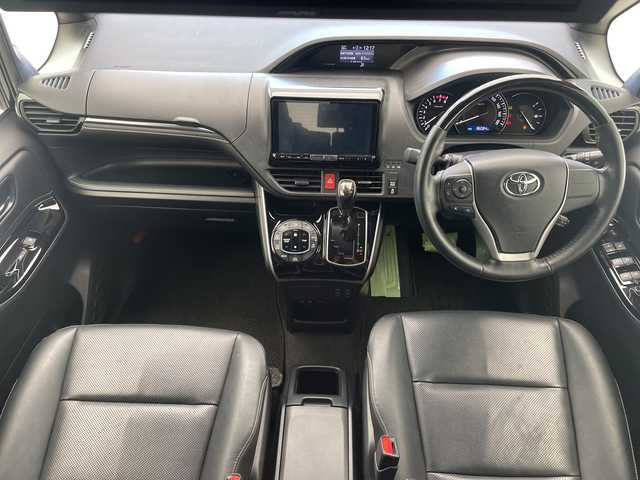 トヨタ エスクァイア Gi 沖縄県 2018(平30)年 3.6万km ブラック アルパイン12.8インチフリップダウンモニター/両側パワースライドドア/前後ドライブレコーダー/ＥＴＣ/ＵＳＢ/トヨタセーフティセンス/・衝突被害軽減ブレーキ (プリクラッシュセーフティ)																																																																									/・車線はみ出しアラート (レーンディパーチャーアラート)																									/・自動ハイビーム (オートマチックハイビーム)	/クルーズコントロール/ステアリングスイッチ																							/ＬＥＤヘッドライト/オートライト/シートヒーター/レザーシート/プッシュスタート/スマートキー/革巻きステアリング