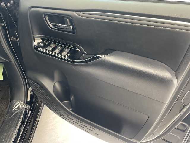 トヨタ エスクァイア Gi 沖縄県 2018(平30)年 3.6万km ブラック アルパイン12.8インチフリップダウンモニター/両側パワースライドドア/前後ドライブレコーダー/ＥＴＣ/ＵＳＢ/トヨタセーフティセンス/・衝突被害軽減ブレーキ (プリクラッシュセーフティ)																																																																									/・車線はみ出しアラート (レーンディパーチャーアラート)																									/・自動ハイビーム (オートマチックハイビーム)	/クルーズコントロール/ステアリングスイッチ																							/ＬＥＤヘッドライト/オートライト/シートヒーター/レザーシート/プッシュスタート/スマートキー/革巻きステアリング