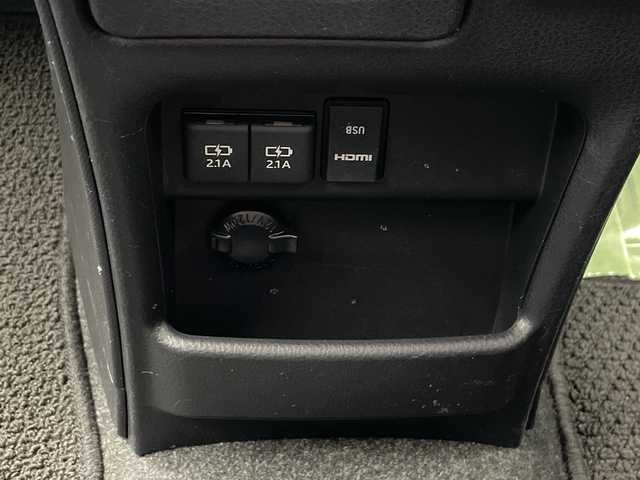 トヨタ エスクァイア Gi 沖縄県 2018(平30)年 3.6万km ブラック アルパイン12.8インチフリップダウンモニター/両側パワースライドドア/前後ドライブレコーダー/ＥＴＣ/ＵＳＢ/トヨタセーフティセンス/・衝突被害軽減ブレーキ (プリクラッシュセーフティ)																																																																									/・車線はみ出しアラート (レーンディパーチャーアラート)																									/・自動ハイビーム (オートマチックハイビーム)	/クルーズコントロール/ステアリングスイッチ																							/ＬＥＤヘッドライト/オートライト/シートヒーター/レザーシート/プッシュスタート/スマートキー/革巻きステアリング