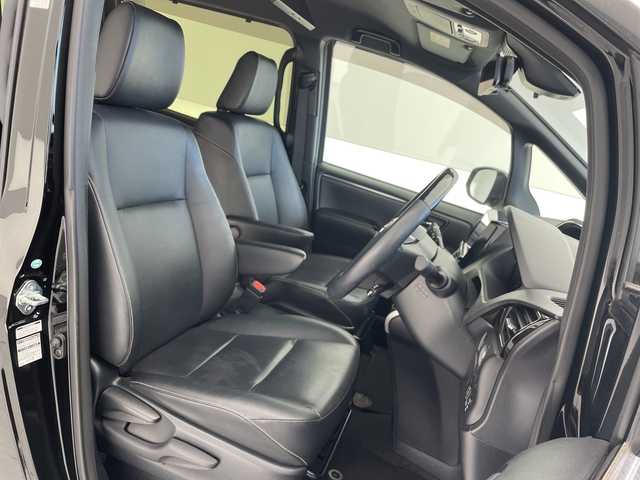 トヨタ エスクァイア Gi 沖縄県 2018(平30)年 3.6万km ブラック アルパイン12.8インチフリップダウンモニター/両側パワースライドドア/前後ドライブレコーダー/ＥＴＣ/ＵＳＢ/トヨタセーフティセンス/・衝突被害軽減ブレーキ (プリクラッシュセーフティ)																																																																									/・車線はみ出しアラート (レーンディパーチャーアラート)																									/・自動ハイビーム (オートマチックハイビーム)	/クルーズコントロール/ステアリングスイッチ																							/ＬＥＤヘッドライト/オートライト/シートヒーター/レザーシート/プッシュスタート/スマートキー/革巻きステアリング