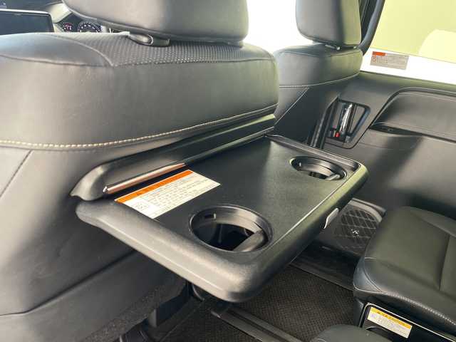 トヨタ エスクァイア Gi 沖縄県 2018(平30)年 3.6万km ブラック アルパイン12.8インチフリップダウンモニター/両側パワースライドドア/前後ドライブレコーダー/ＥＴＣ/ＵＳＢ/トヨタセーフティセンス/・衝突被害軽減ブレーキ (プリクラッシュセーフティ)																																																																									/・車線はみ出しアラート (レーンディパーチャーアラート)																									/・自動ハイビーム (オートマチックハイビーム)	/クルーズコントロール/ステアリングスイッチ																							/ＬＥＤヘッドライト/オートライト/シートヒーター/レザーシート/プッシュスタート/スマートキー/革巻きステアリング