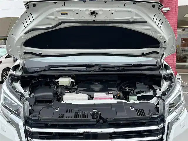 トヨタ グランエース プレミアム 群馬県 2021(令3)年 5.7万km ホワイトパールクリスタルシャイン セーフティセンス/純正フリップダウンモニター/純正8インチディスプレイオーディオ（ナビ機能付き）/　　CD/DVD/BT/USB/Miracast/パノラミックビューモニター/両側パワースライドドア/レーダークルーズコントロール/LEDオートライト/オートハイビーム/レザーシート/全席シートヒーター/全席パワーシート/社外17インチAW/コーナーセンサー/ブラインドスポットモニター/デジタルインナーミラー/レーンアシスト/ステアリングスイッチ/オートリトラクタブルミラー/アイドリングストップ/横滑り防止装置/サイド・カーテンエアバッグ/スマートキー/ビルトインETC2.0