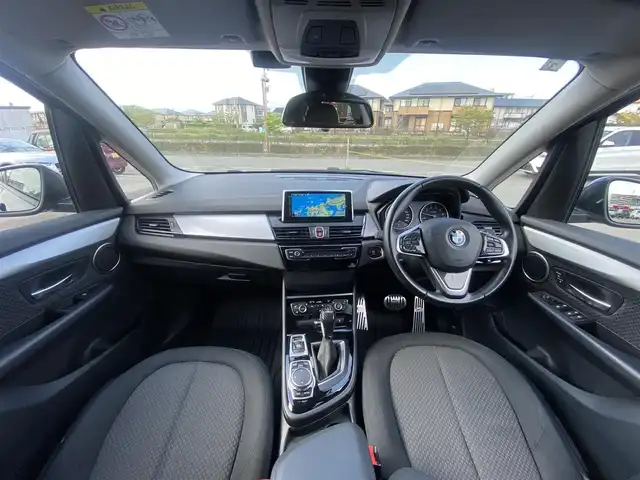 ＢＭＷ ２１８ｉ アクティブツアラー 福岡県 2015(平27)年 7.5万km 紺 ・純正ナビ／ＵＳＢ／Ｂｌｕｅｔｏｏｔｈ／ＣＤ／ＤＶＤ/・バックカメラ/・ＥＴＣ/・純正１６ＡＷ/・プッシュスタート/・アイドリングストップ/・スマートキー/・スペアキー/・レーンキープアシスト/・オートライト/・取扱説明書