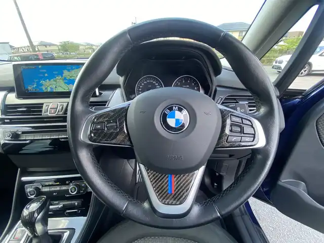 ＢＭＷ ２１８ｉ アクティブツアラー 福岡県 2015(平27)年 7.5万km 紺 ・純正ナビ／ＵＳＢ／Ｂｌｕｅｔｏｏｔｈ／ＣＤ／ＤＶＤ/・バックカメラ/・ＥＴＣ/・純正１６ＡＷ/・プッシュスタート/・アイドリングストップ/・スマートキー/・スペアキー/・レーンキープアシスト/・オートライト/・取扱説明書