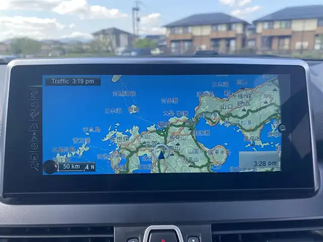ＢＭＷ ２１８ｉ アクティブツアラー 福岡県 2015(平27)年 7.5万km 紺 ・純正ナビ／ＵＳＢ／Ｂｌｕｅｔｏｏｔｈ／ＣＤ／ＤＶＤ/・バックカメラ/・ＥＴＣ/・純正１６ＡＷ/・プッシュスタート/・アイドリングストップ/・スマートキー/・スペアキー/・レーンキープアシスト/・オートライト/・取扱説明書