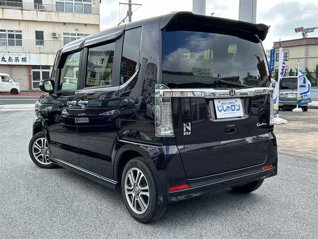 ホンダ Ｎ ＢＯＸ カスタム G SSパッケージ 沖縄県 2016(平28)年 4.8万km プレミアムベルベットパープル・パール (株)IDOMが運営する【じしゃロンOO店】の自社ローン専用車両になりますこちらは現金またはオートローンご利用時の価格です。自社ローンご希望の方は別途その旨お申付け下さい/・プッシュスタート　/・純正ナビ　/・ＴＶ　/・Bluetoo接続　/・ＥＴＣ　/・バックカメラ　/・ドライブレコーダー　/・純正アルミホイール　/・純正フロアマット　/・両側パワースライドドア　/・シートヒーター　/・横滑り防止装置