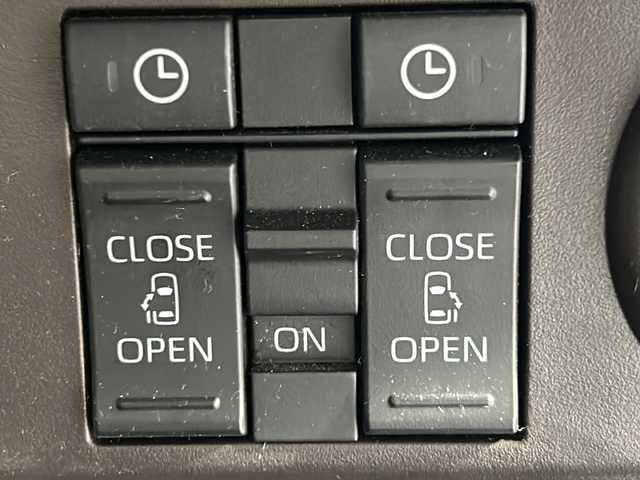 トヨタ ルーミー G 沖縄県 2020(令2)年 7万km パールホワイトⅢ 禁煙車/県外仕入れ/純正ナビ/【CD/DVD/フルセグTV/BT】/全方位カメラ/バックカメラ/ETC/両側パワースライドドア/衝突被害軽減ブレーキ/クリアランスソナー/横滑り防止装置/LEDヘッドライト/オートライト/スマートキー