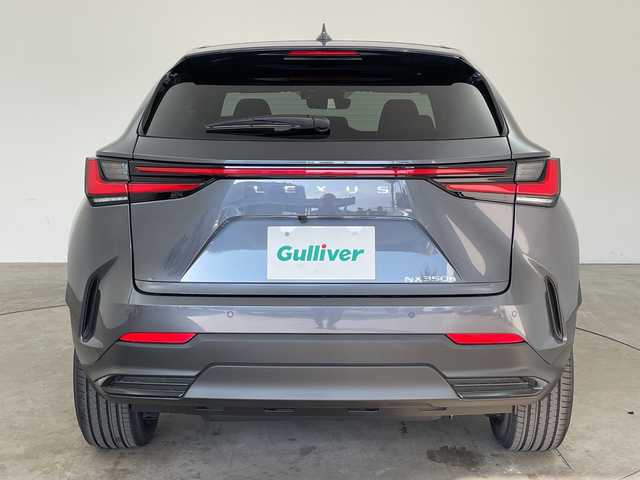 レクサス ＮＸ 350h 兵庫県 2024(令6)年 0.1万km ソニッククロム ・純正14インチディスプレイナビTV・BT・USB・MiraCast/・アラウンドビューモニター/・レーンディパーチャーアラート/・クリアランスソナー/・パーキングサポートブレーキ/・ブラインドスポットモニター/・安心降車アシスト/。リアクロストラフィックアラート/・リアカメラディテクション/・ロードサインアシスト/・プロアクティブドライビングアシスト/・ヘッドアップディスプレイ/・レーダークルーズコントロール/・レーントレーシングアシスト/・赤黒コンビレザーシート/・シートヒーター/・シートベンチレーション/・パワーシート/・パワーバックドア/・ステアリングヒーター/・前後ドライブレコーダー/・ビルトインETC2.0/・パドルシフト/・LEDオートライト/・フォグランプ/・オートマチックハイビーム/・ステアリングリモコン/・オートワイパー/・電子パーキングブレーキ/・ブレーキホールド/・純正18インチアルミホイール/・純正フロアマット/・W+サイドエアバック/・カーテンエアバック/・スマートキー/・プッシュスタート